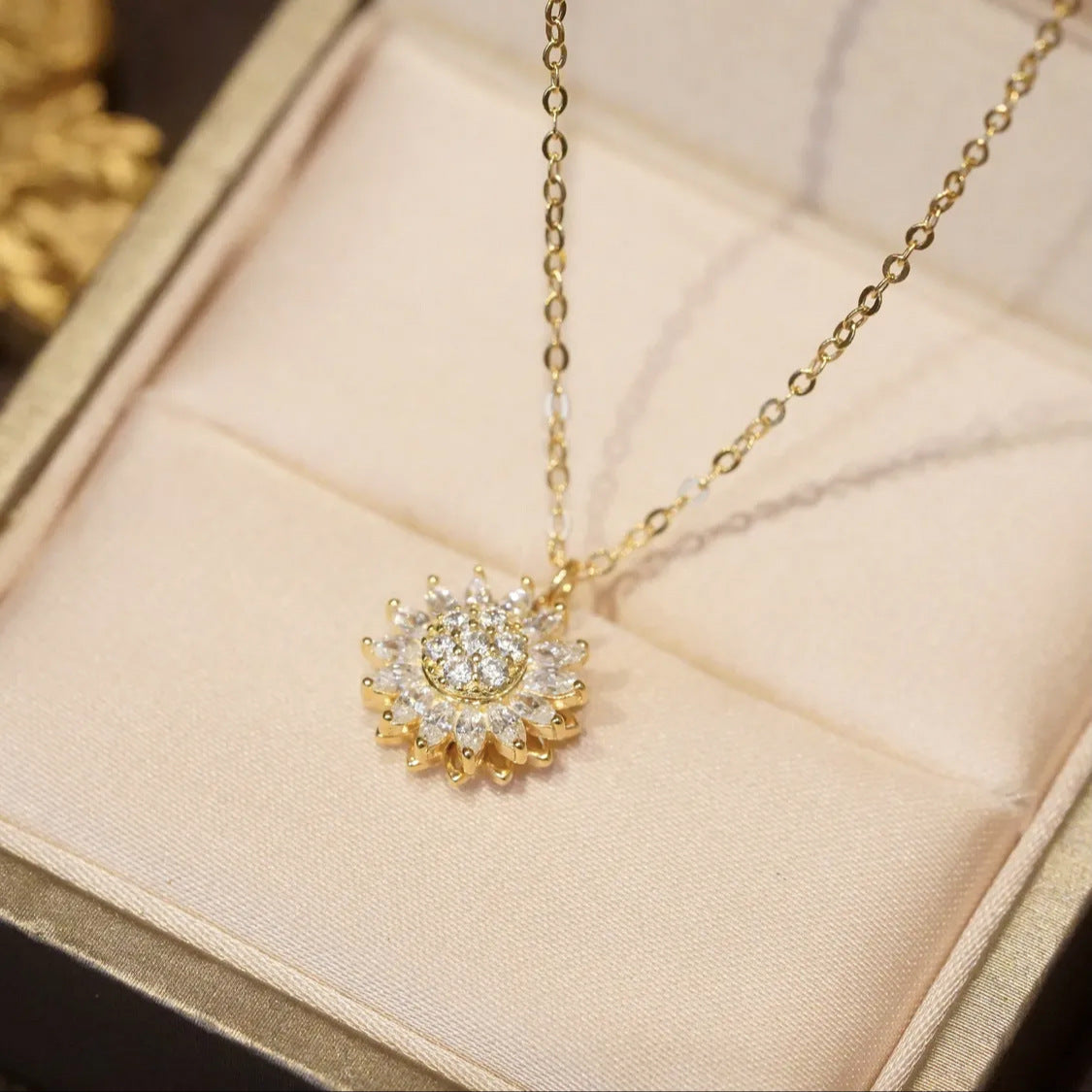 Titanium Steel Female Light Luxury Minority Rotating Necklaces
