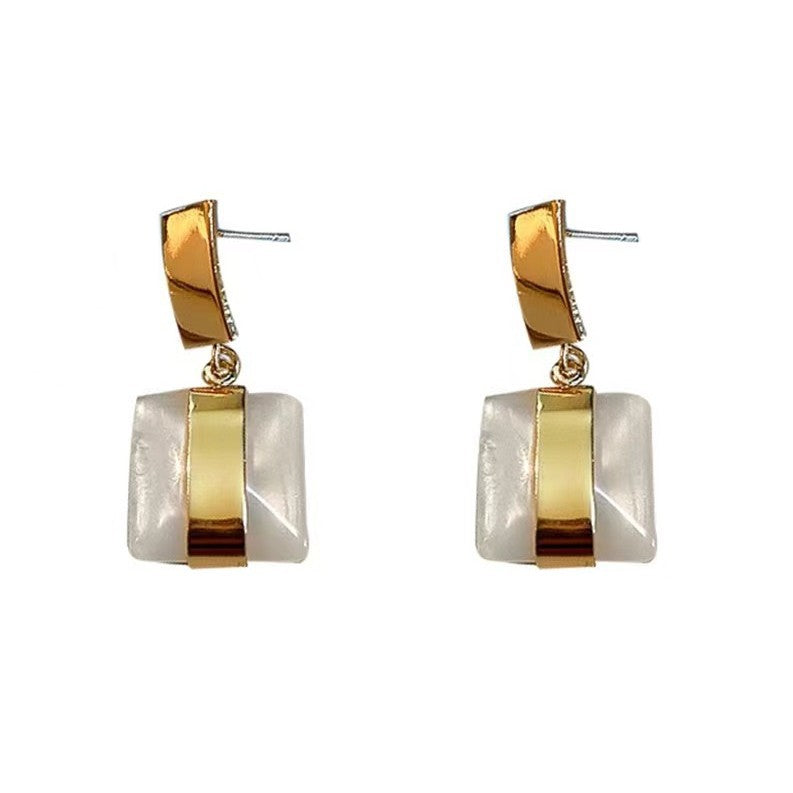 Women's Fritillary Magic Color Fashion Simple Cold Style Stud Earrings