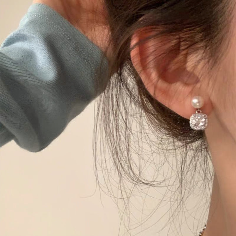 Women's Pearl Zircon Simple Exquisite Refined Grace Light Luxury Stud Earrings