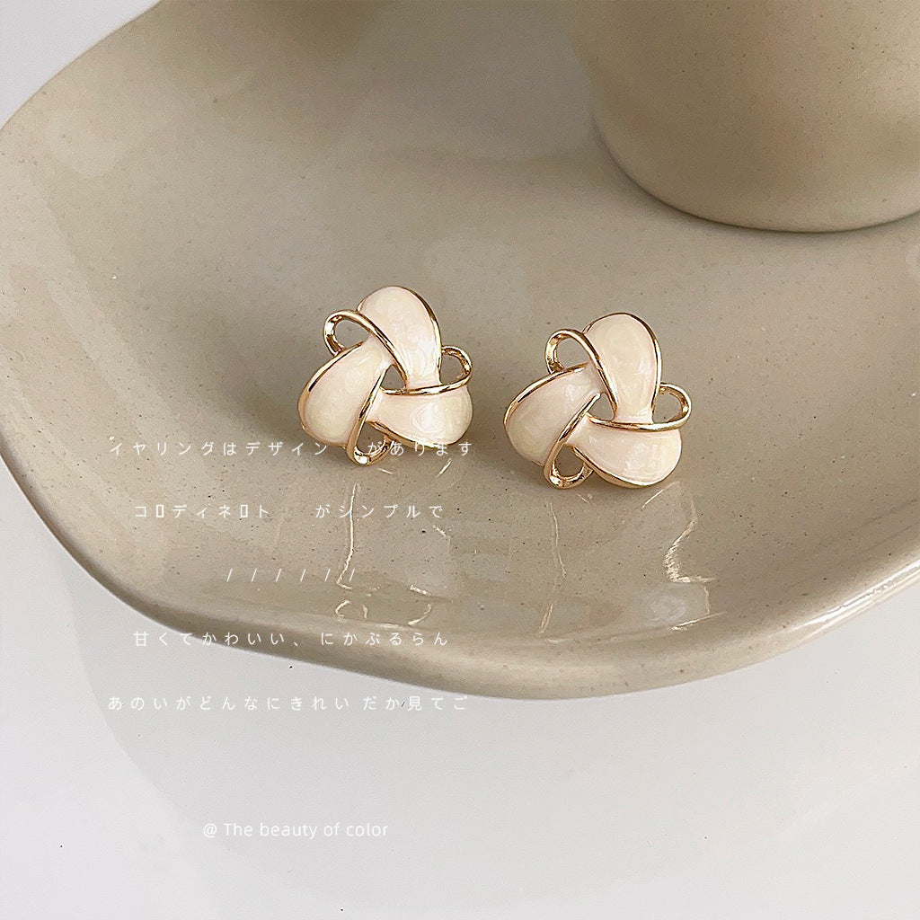 White Geometric Three-dimensional Sier-plated Needle Plated Drop Glazed Sweet Elegance Earrings