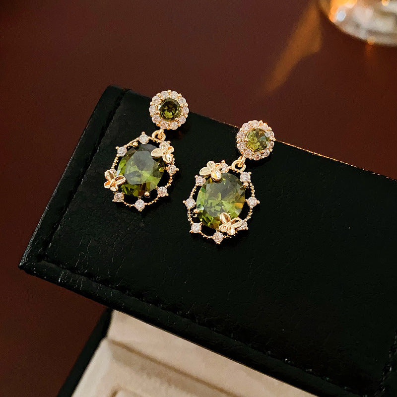 Women's Palace Style Sier Flower Light Luxury High-grade Design Sense Earrings