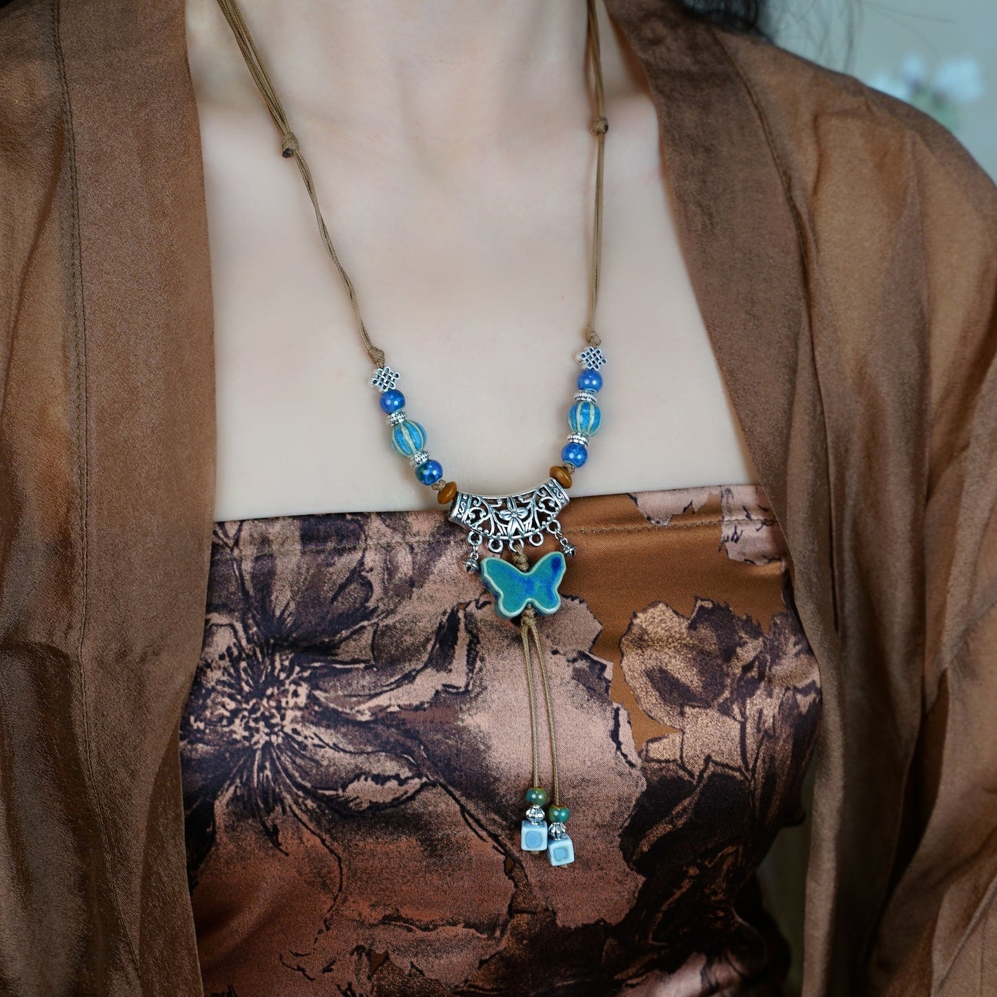 Women's Gradient Butterfly Woven Sweet Ancient Style Cute Design Sense Clavicle Necklaces