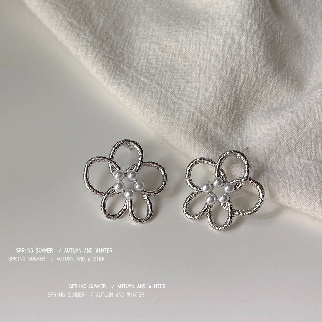 Sweet Cool Style Flower Pearl Simple Fashionable High-grade Floral Sier-plated Stud Earrings