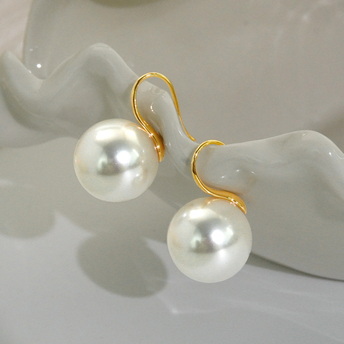 High Quality Pearl Perfect Circle Design Advanced Sense Simple Graceful Earrings