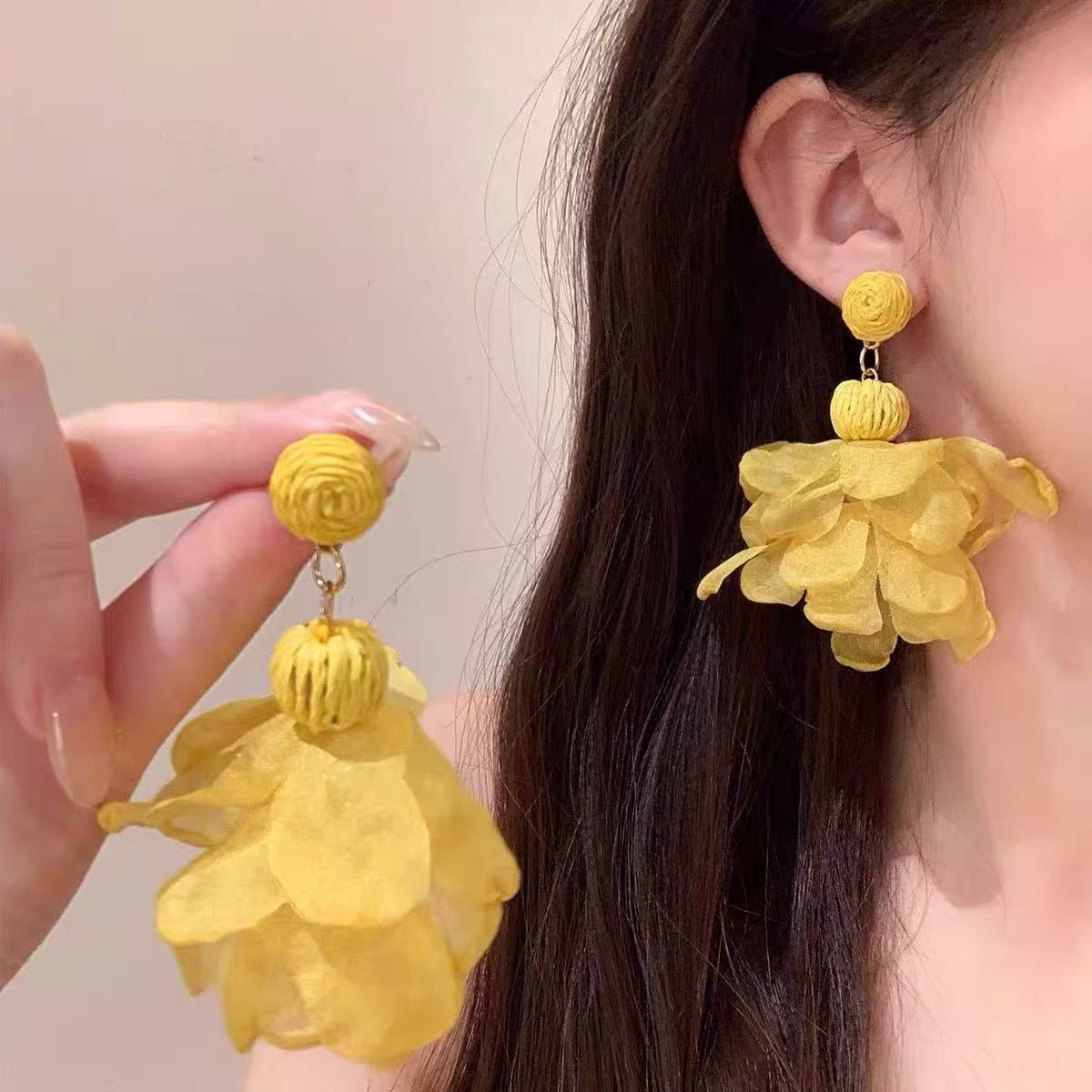 Women's Super Fairy Dopamine Color Mesh Flower Tassel For Unique Beautiful Earrings