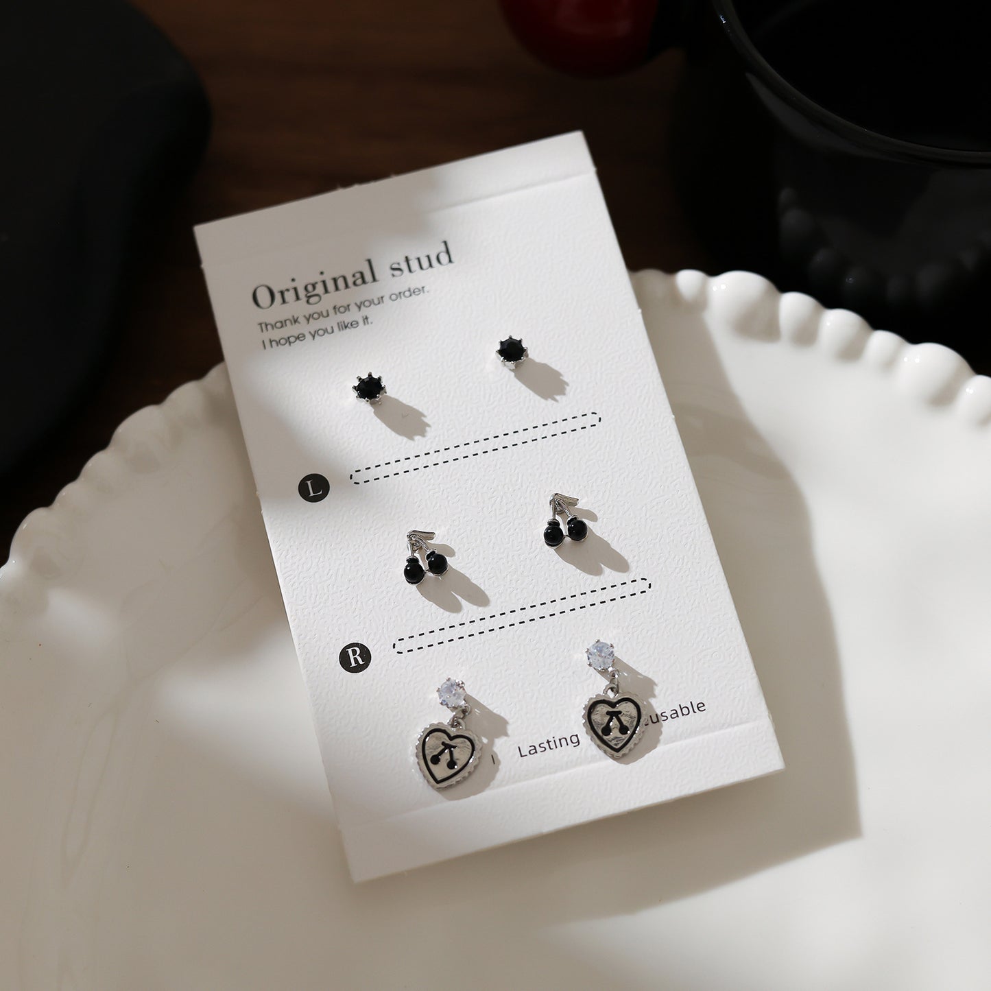 Elegant Black Series Earings Simple Personalized Stud Earrings