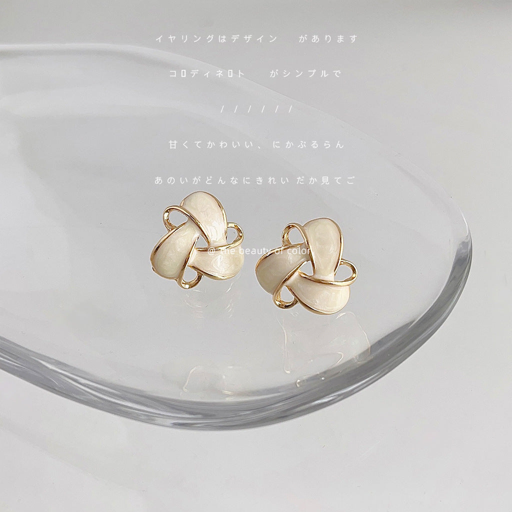 White Geometric Three-dimensional Sier-plated Needle Plated Drop Glazed Sweet Elegance Earrings
