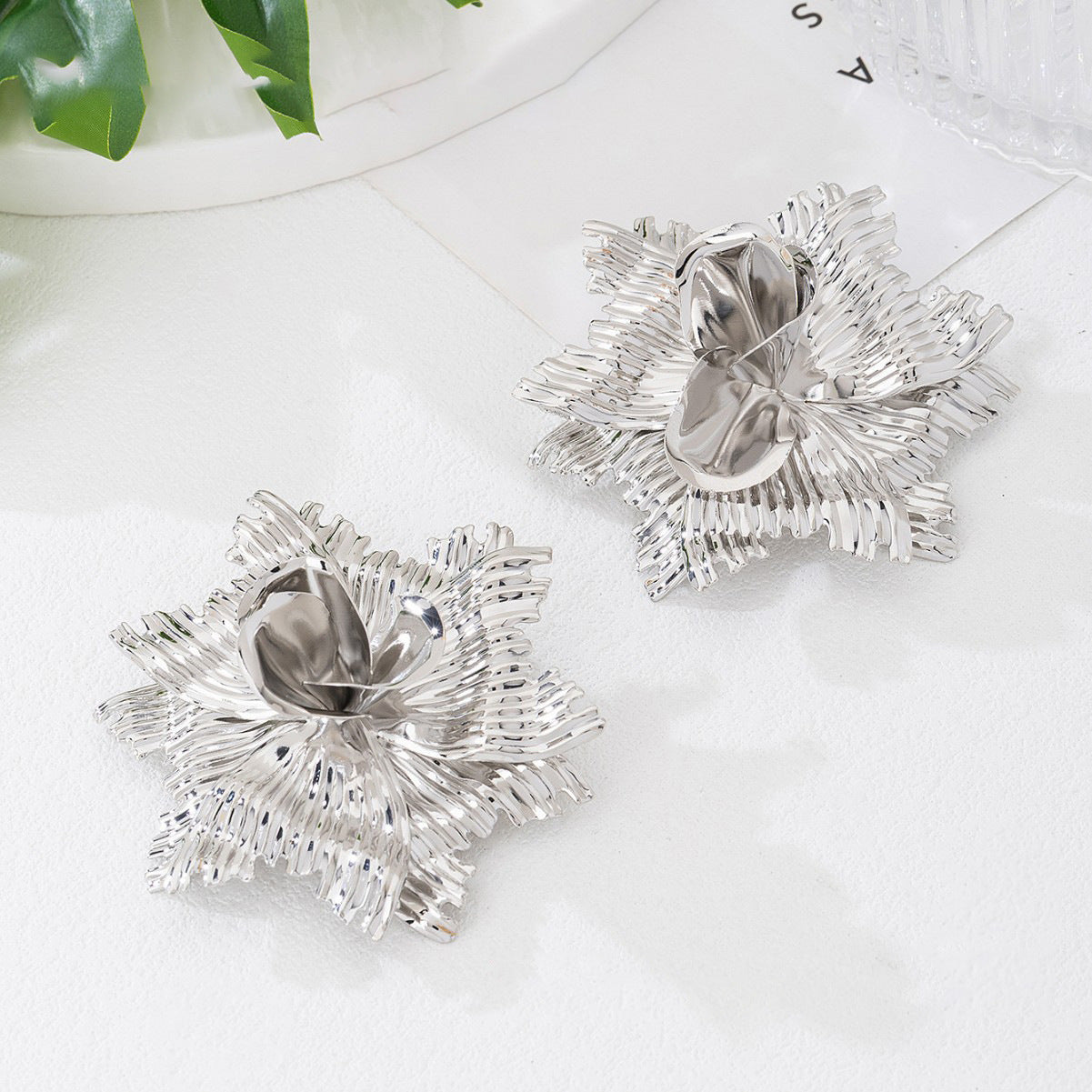Women's Fashion Three-dimensional Large Flower Light Luxury Retro Sun Rings