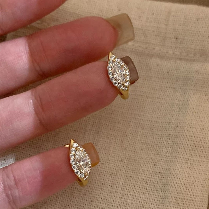 Eye Diamond Surround Ear Clip Exquisite Frosty Earrings