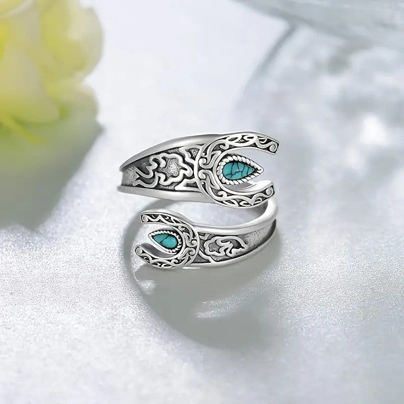 Moonstone Hollow Victoria Vintage Embossed Bow Rings