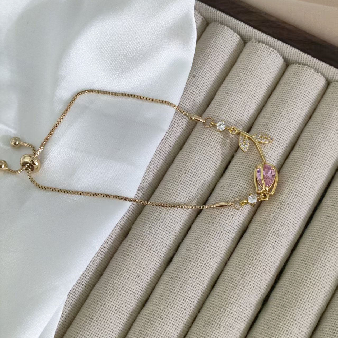 Titanium Steel Tulip Pull-out Female Niche Adjustable Bracelet
