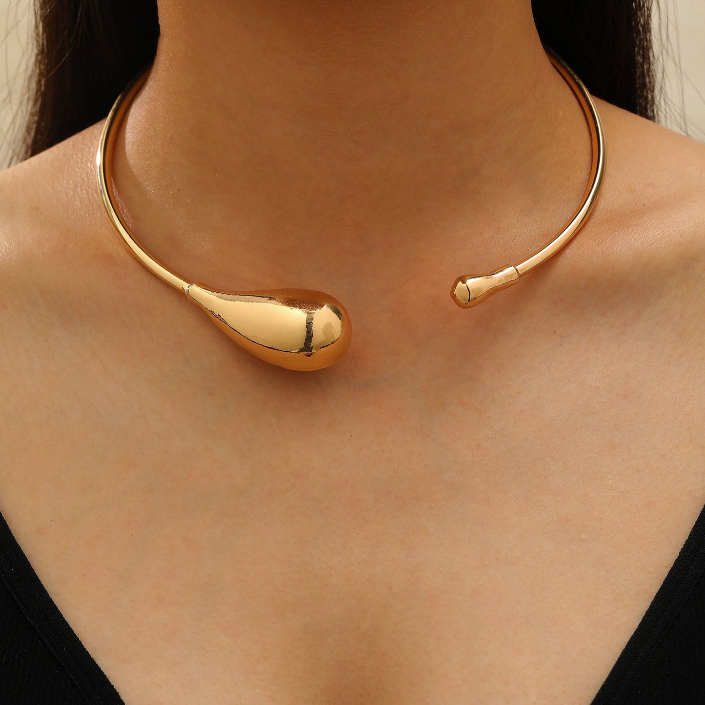 Women's Design Metal Minimalist Exaggerated Drop-shaped Gold Sier High Collar