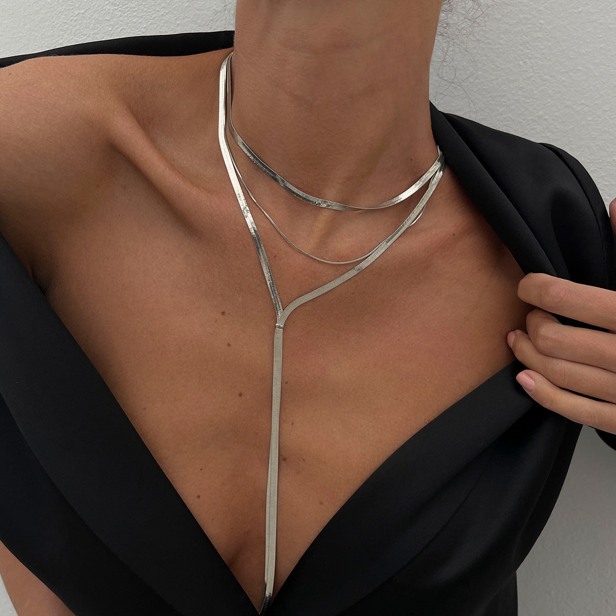 Women's Cold Style Long V-shaped Tassel Niche Twin Double Necklace