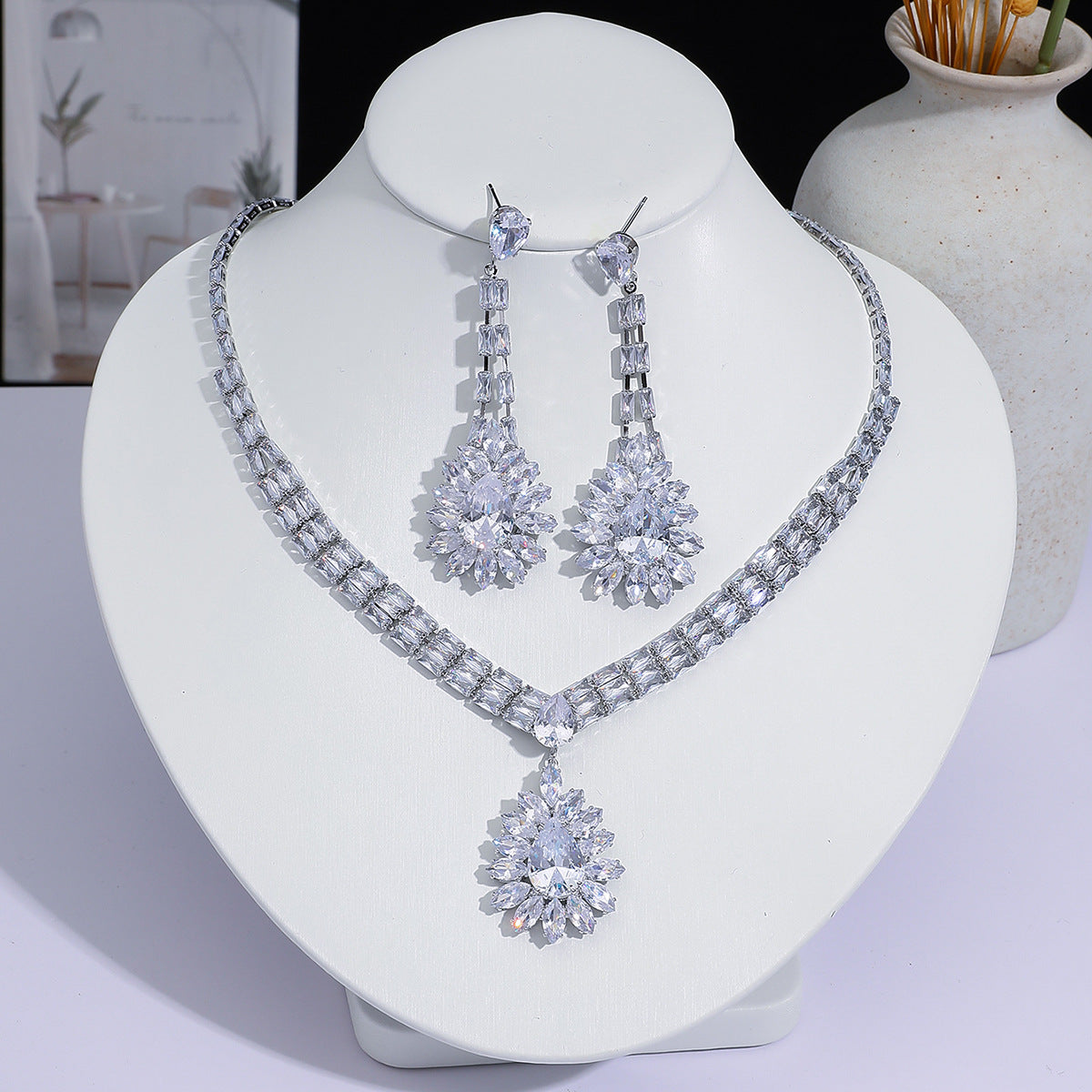 Full Diamond Drop-shaped Temperament The Dinner Party Jewelry Set