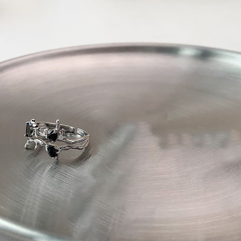 Women's Light Luxury Design Sense Niche Exquisite Cold Style Ring