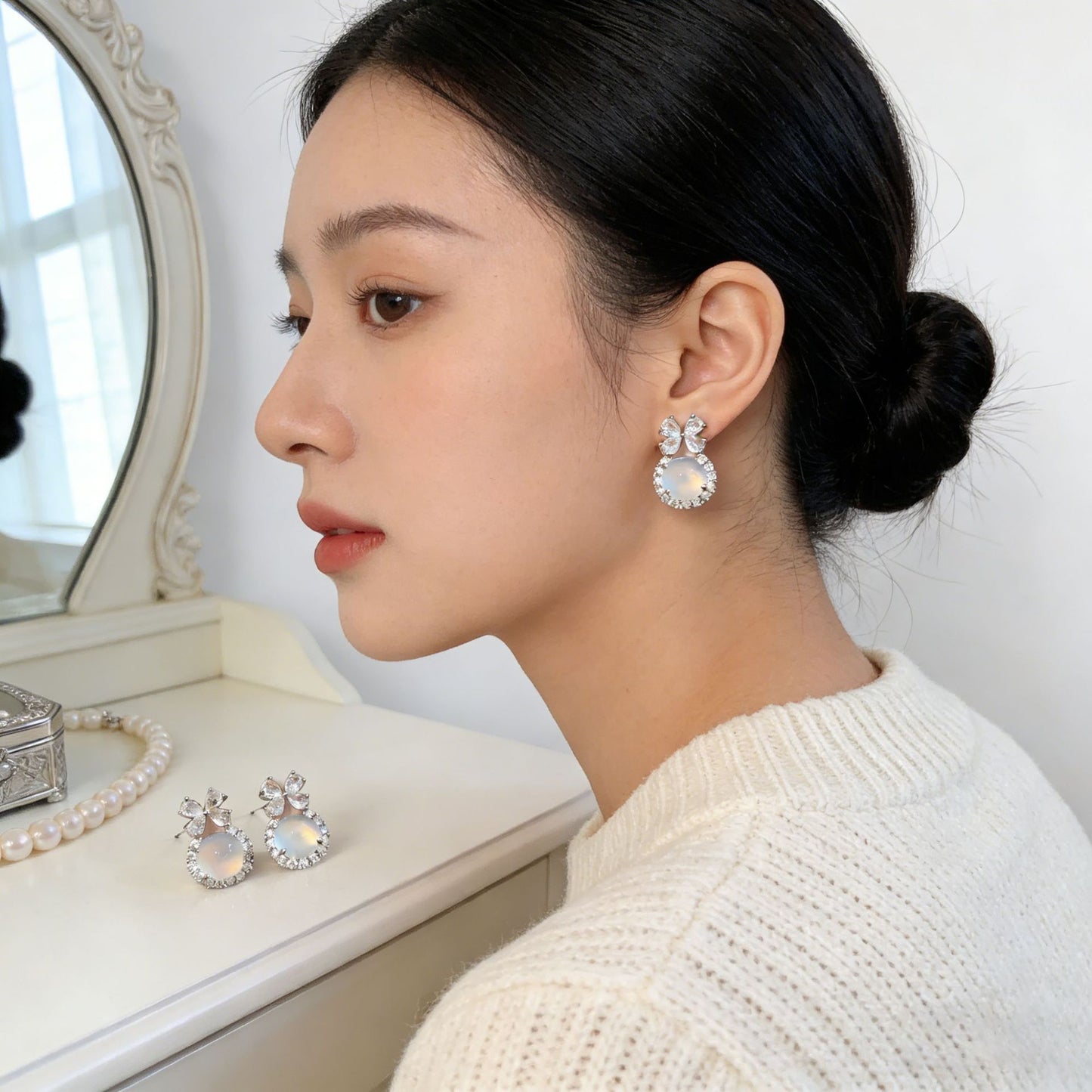 Women's Needle Exquisite Fashion Four-leaf Flower For Chinese Style Niche Design Earrings