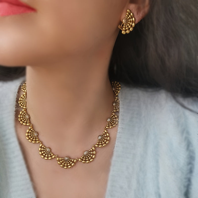 Hollow Round Niche Design Sweater Chain Light Luxury High Necklaces