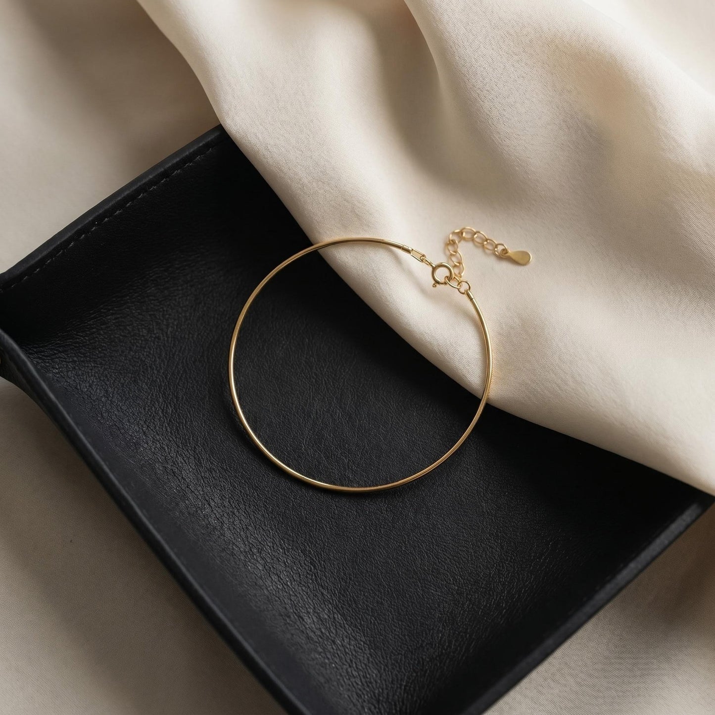 Can Wear Golden Balls Only In Diameter With Bracelet