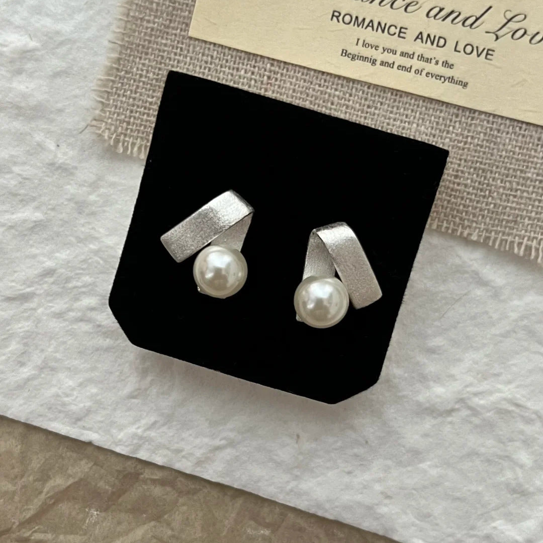 Women's Silk Brushed Pearl Light Luxury Cold Style Rings