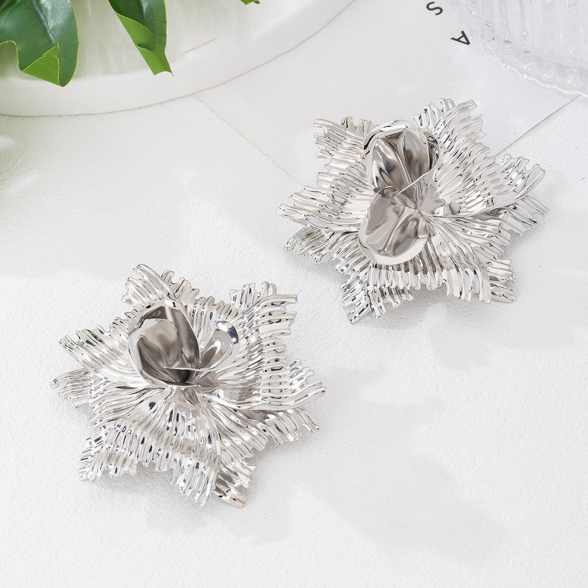 Women's Fashion Three-dimensional Large Flower Light Luxury Retro Sun Rings