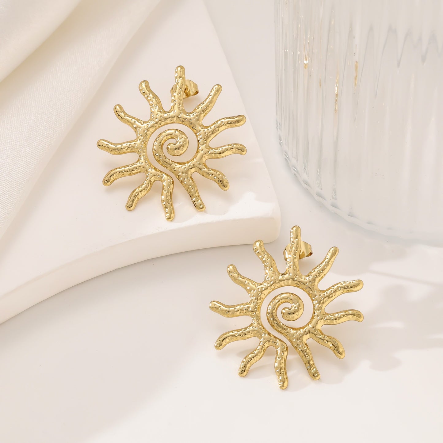 One Large Small Overlapping Stainless Steel Eardrops Gold Rings
