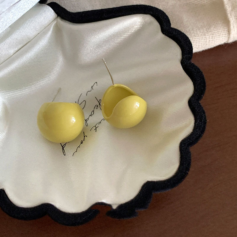 Gentle White Turmeric Drip Glazed Ball Retro Stud Earrings