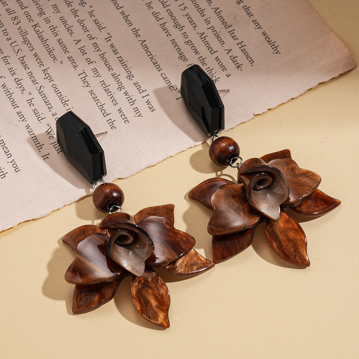 Women's Retro Style Resin Three-dimensional Flower Sier Pin Fashion High-grade Rings