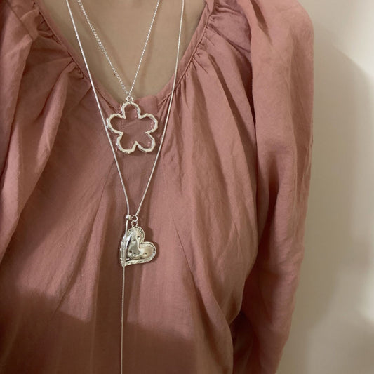 Women's Hollow Flower Light Luxury Temperament Niche High-grade Necklaces