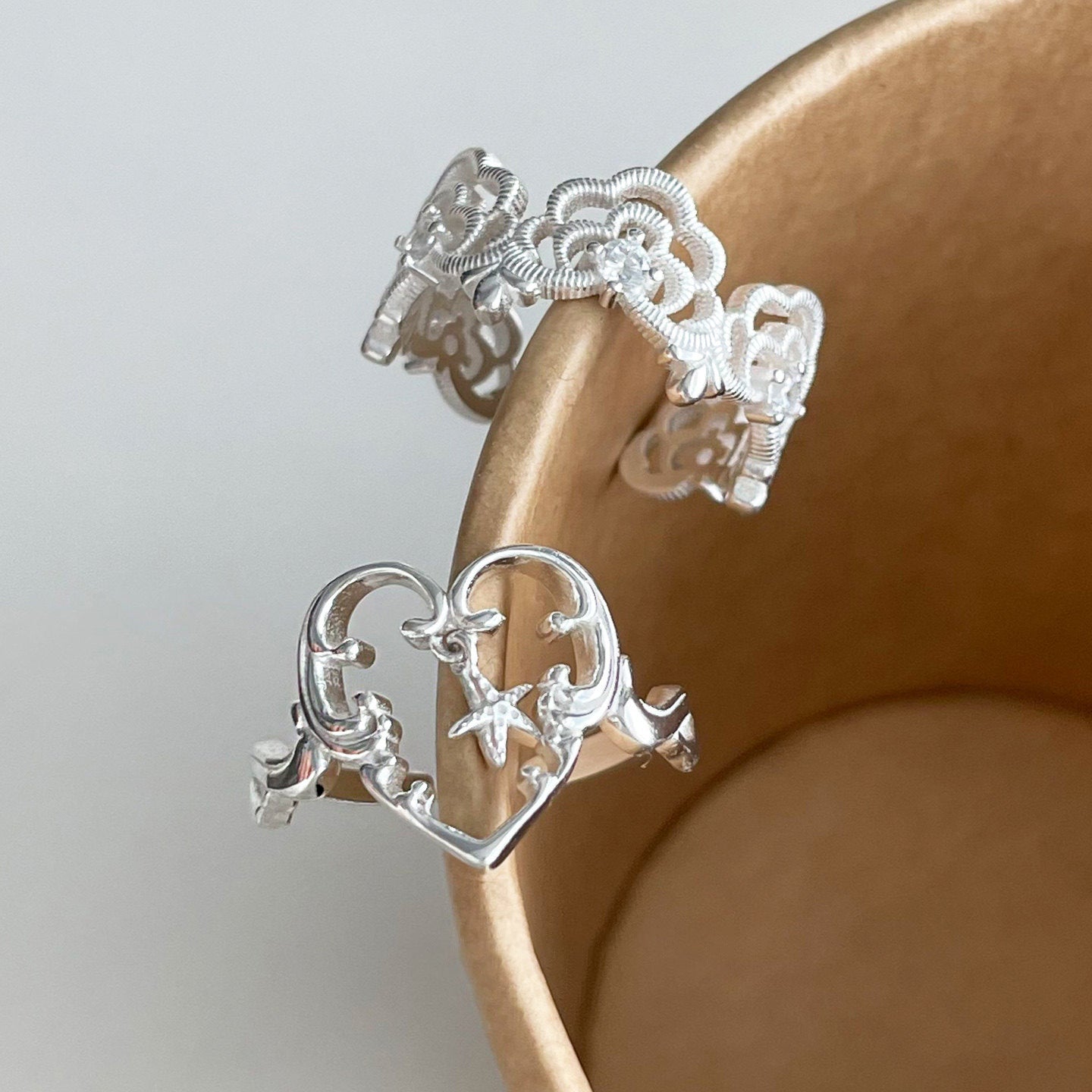 Women's Luxury Hollow Heart High-grade Simple Design Ring
