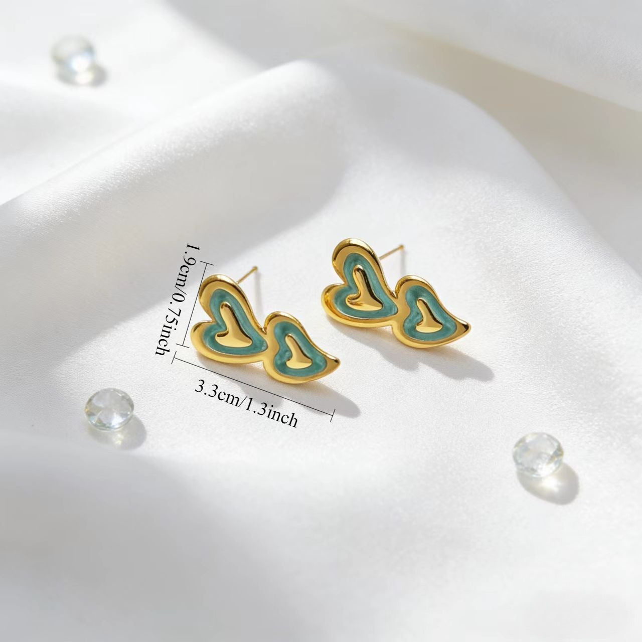 Women's Sweet Double Heart Dripping Niche Design Golden Commuting Elegant Stud Earrings