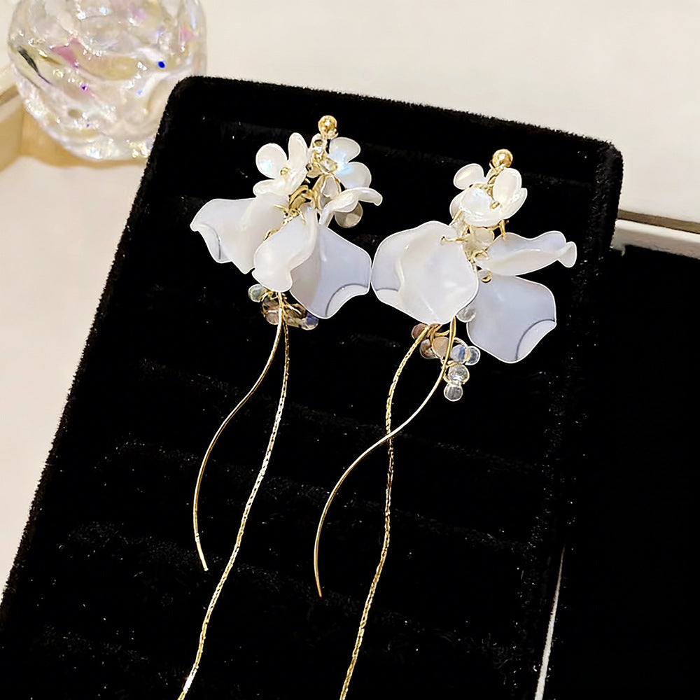 Women's Super Fairy Gentle Light Luxury Elegant Ear Personality Stud Earrings