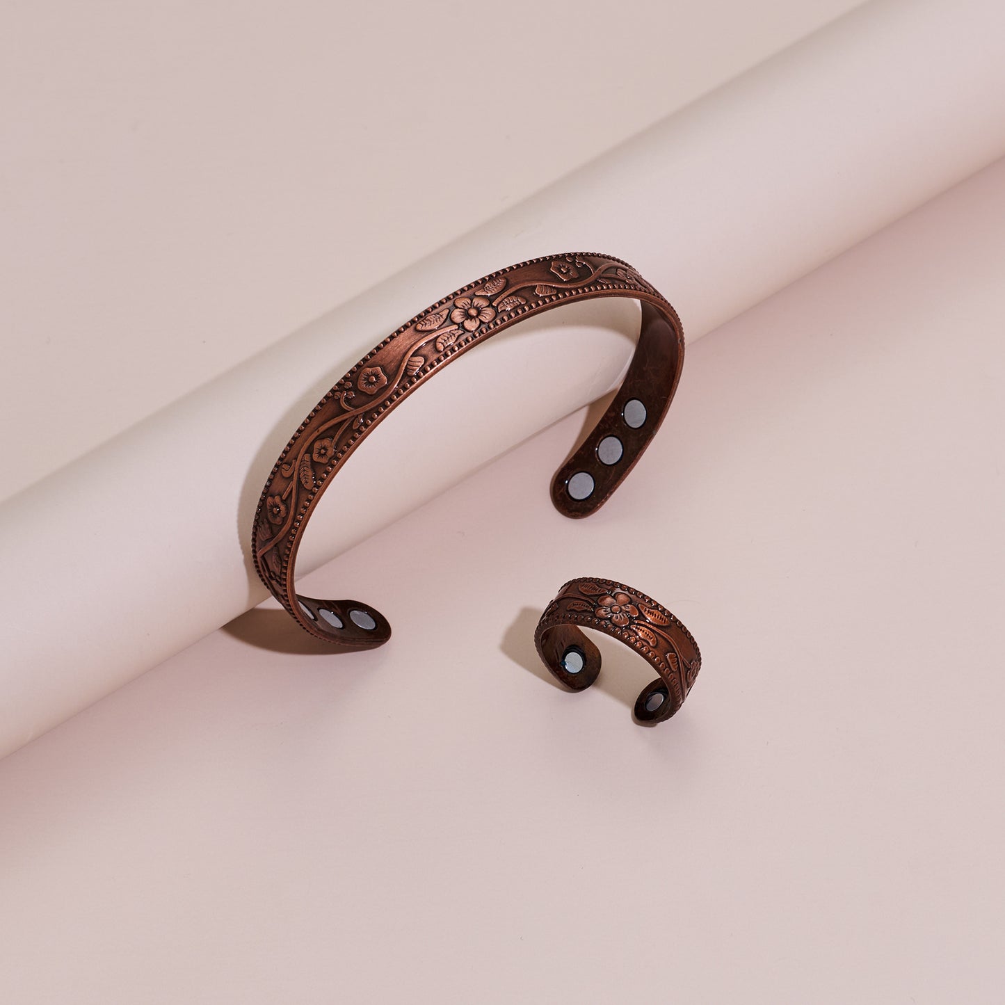 Women's & Men's Blossom Magnet Vintage Flower Adjustable Antique Bracelets