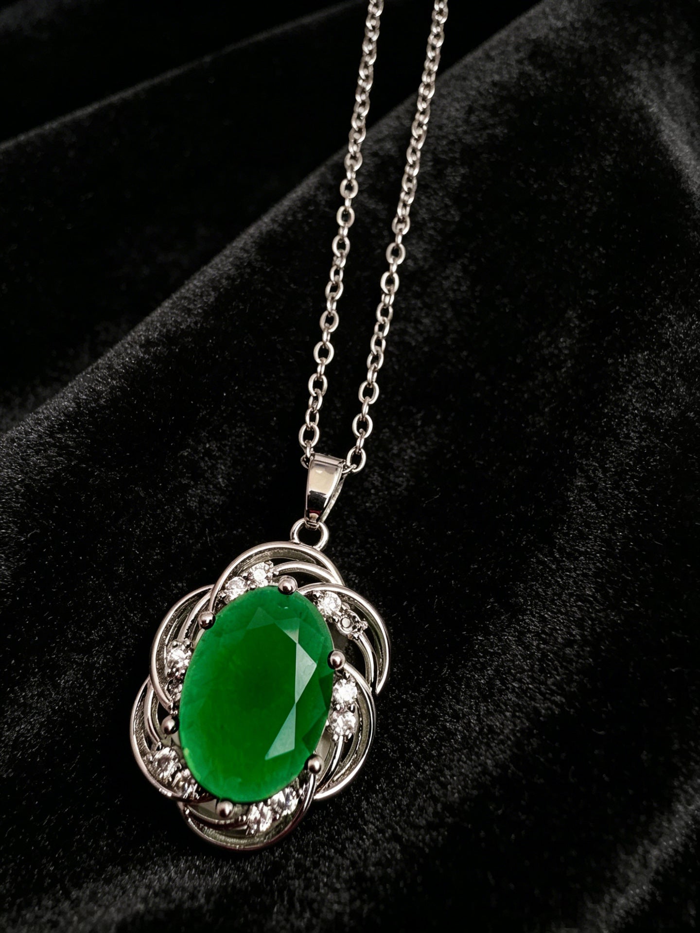 Women's Emerald Micro Inlaid Zircon Water Drop Titanium Steel Necklace