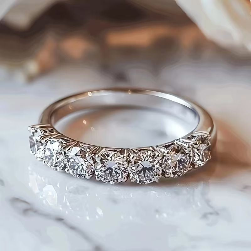 Wind Inlaid Round Diamond Row Zircon Ring