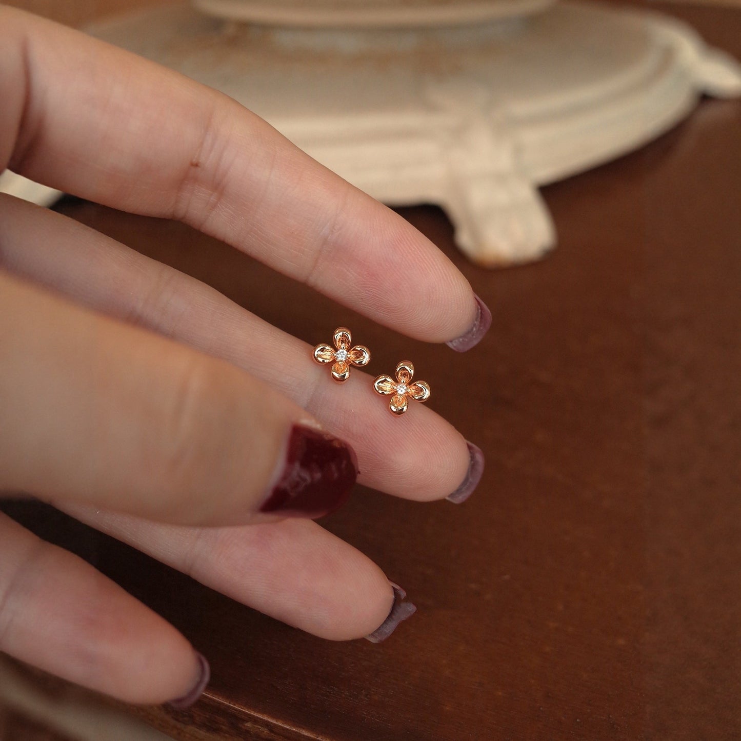 Women's Osmanthus Shiny Diamond Ear Exquisite Small Commuter Rings