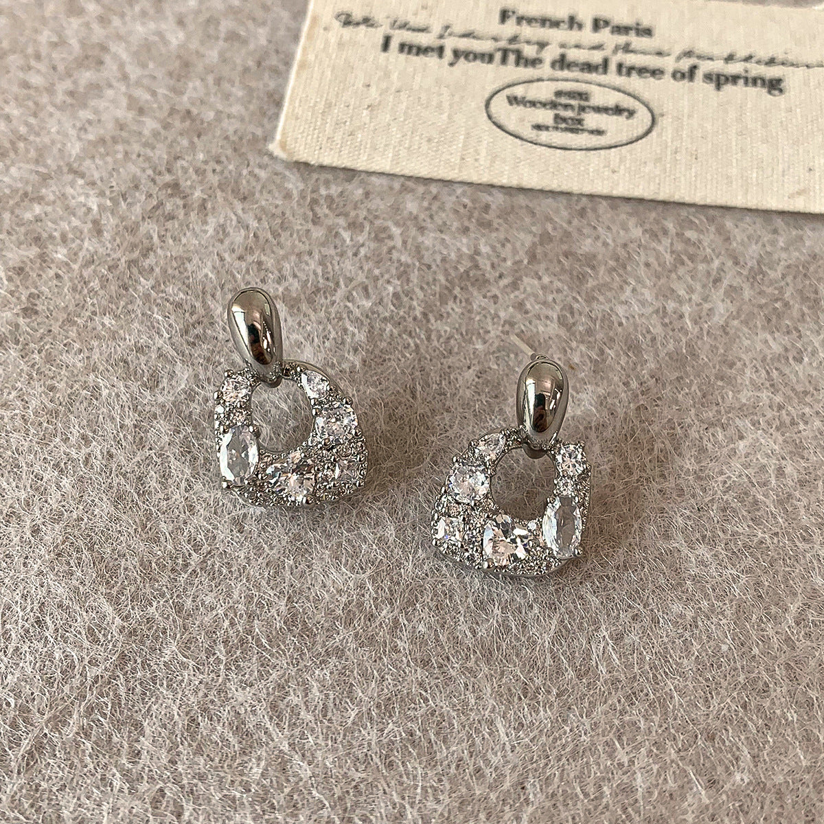 Women's High-grade Light Luxury Exquisite Small Simple Fashion Diamond Rings
