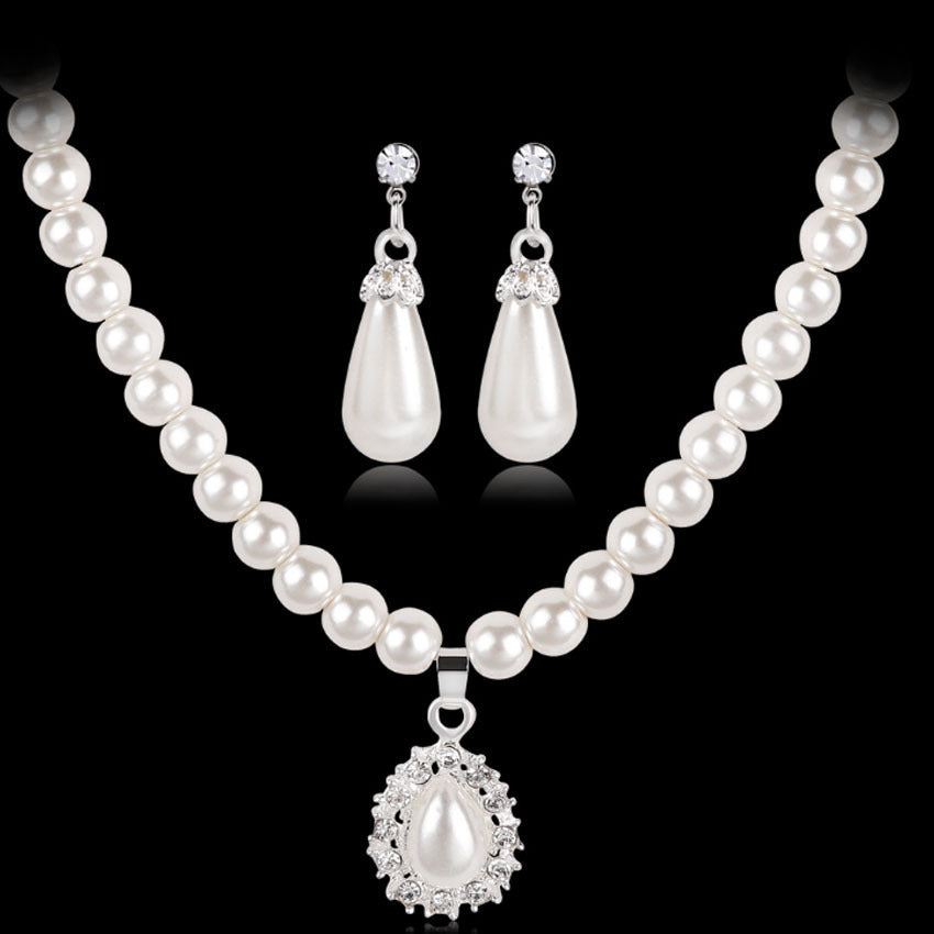 Fashion Pearl Three-piece Light Luxury Minority High Necklace