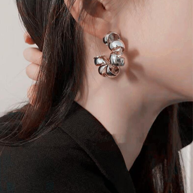 Metal Exaggerated Twisted Twist Shaped Telephone Earrings