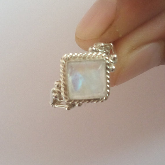 Women's Fashion Square Moonstone Ancient Sier Jewelry Rings