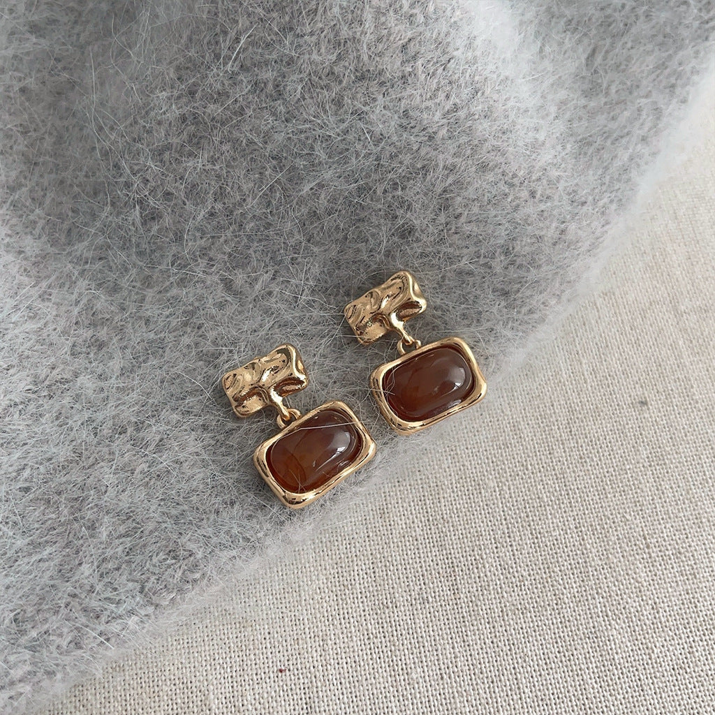 Women's Retro Amber Style Elegant Brown Dripping Earrings