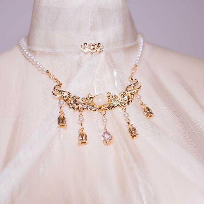 Women's Water Drop Crystal Soft Luo Chest Collar Tang Alloy Skirt Necklace