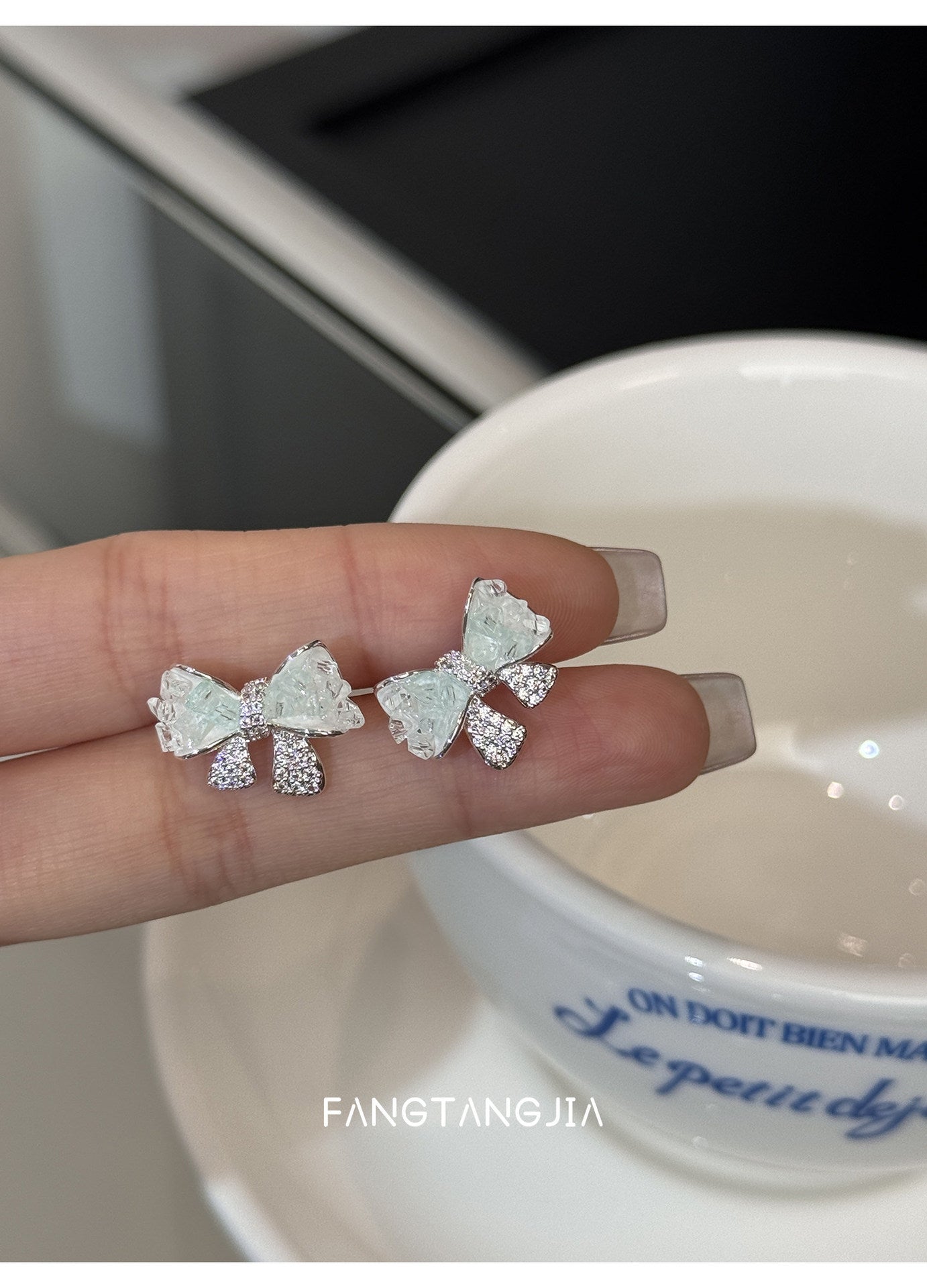Korean Style Zircon Pearl Cold Simple Elegant Light Luxury Stud Earrings