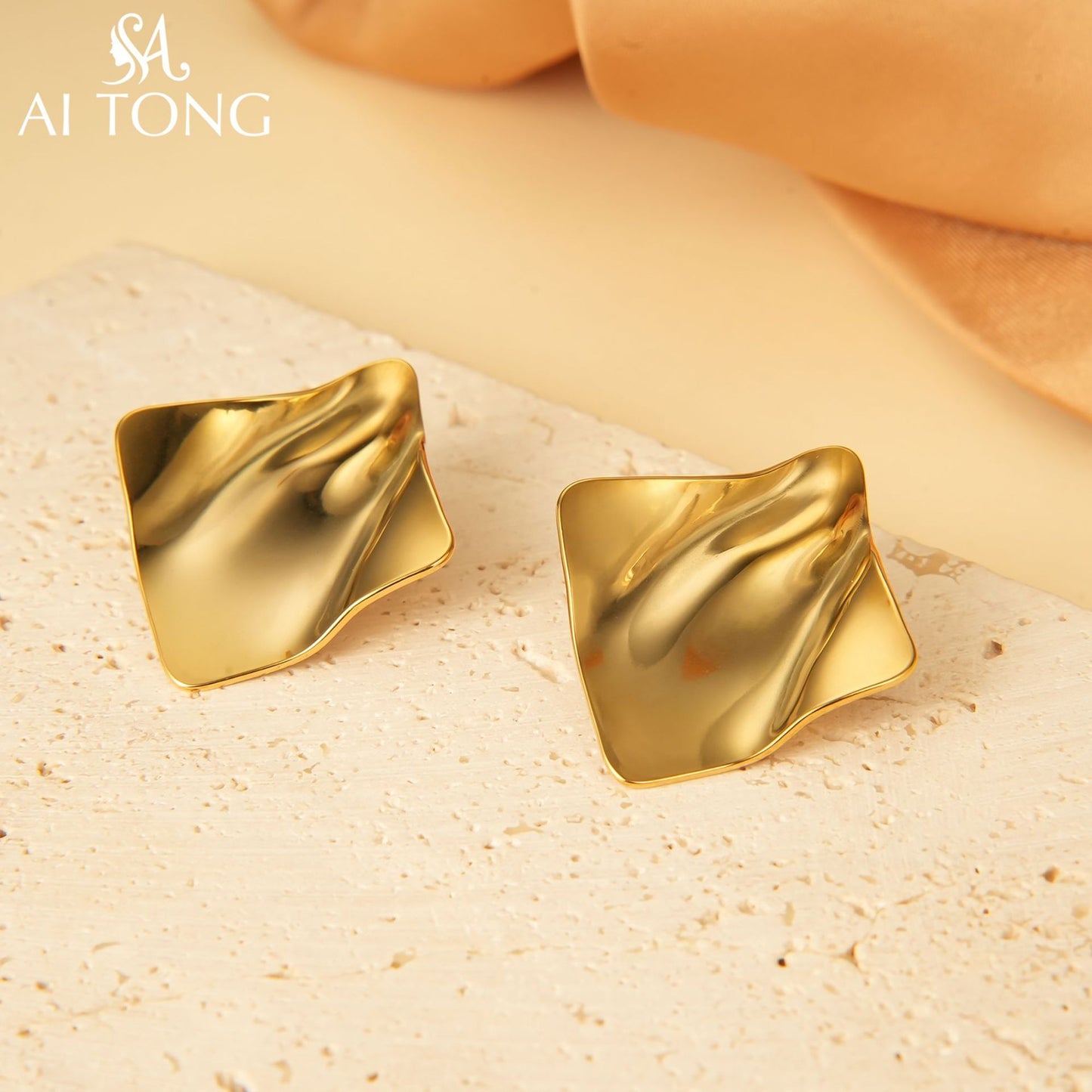 Decoration Design Pleated Light Luxury High-grade Ear Earrings