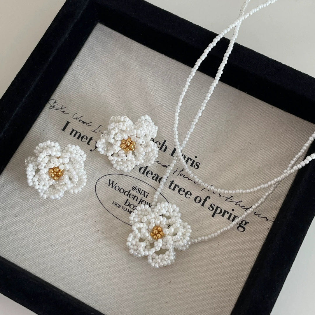 Women's Camellia French Handmade Bead Light Luxury High-grade Flower Rings