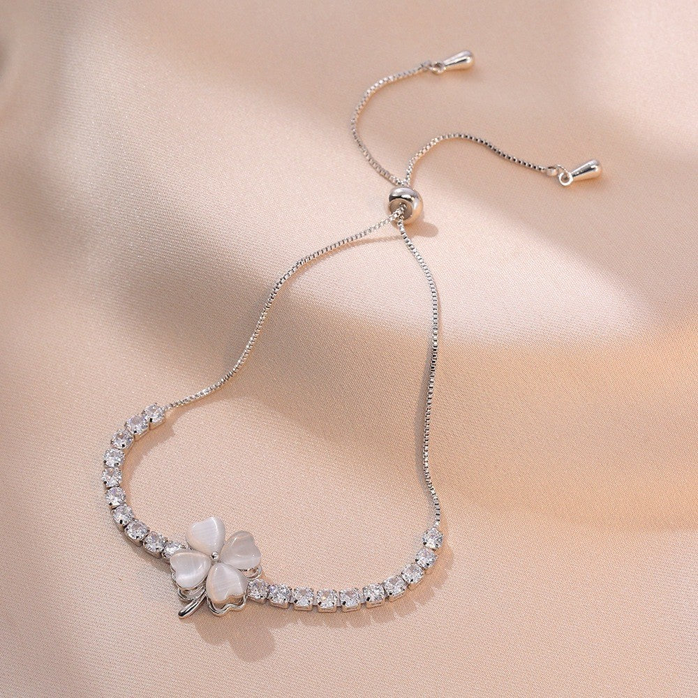 Female Five Petal Flower Fashion Bauhinia Rotatable Bracelet