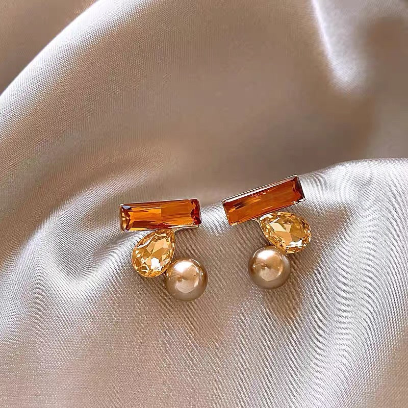 French Flash Zircon Flower Pearl Light Luxury Earrings