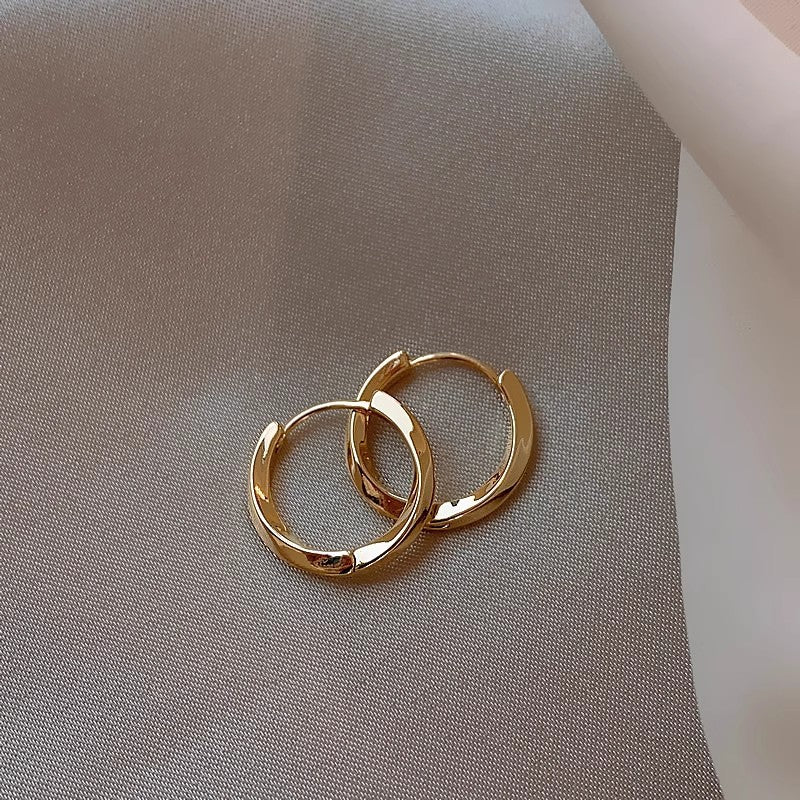 Quality Sier Korean Style Simple Light Stud Earrings
