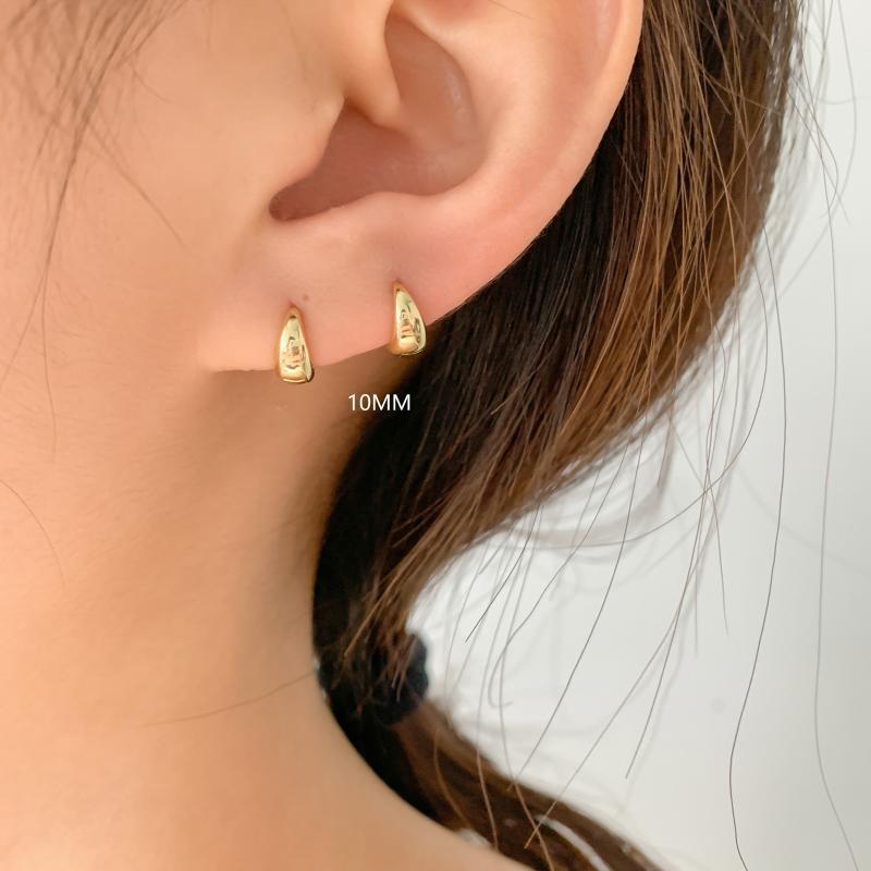 Women's Eardrop Niche Retro Style Round Face Earrings