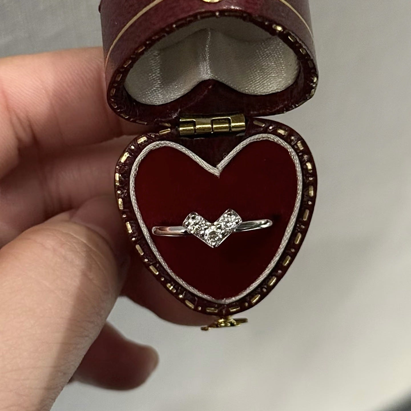 Women's Ancient Style Full Diamond Small Love Heart-shaped Light Luxury High Rings