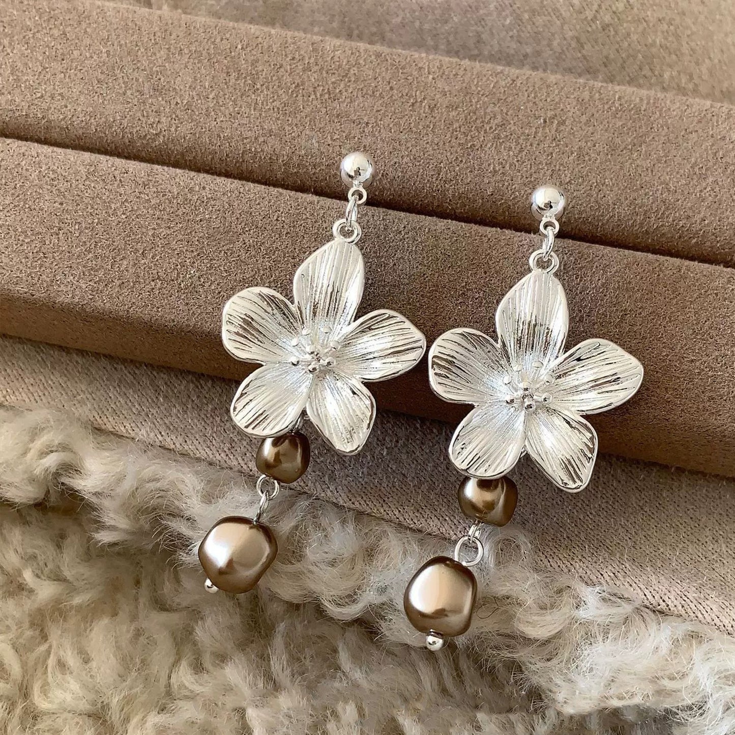 French Retro Flower Pearl Tassel High-grade Elegant Fashion Stud Earrings